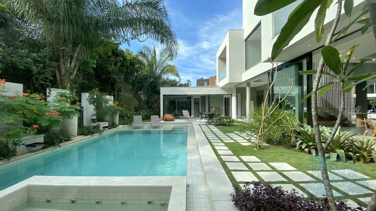 Casa — foto 1 de 70
